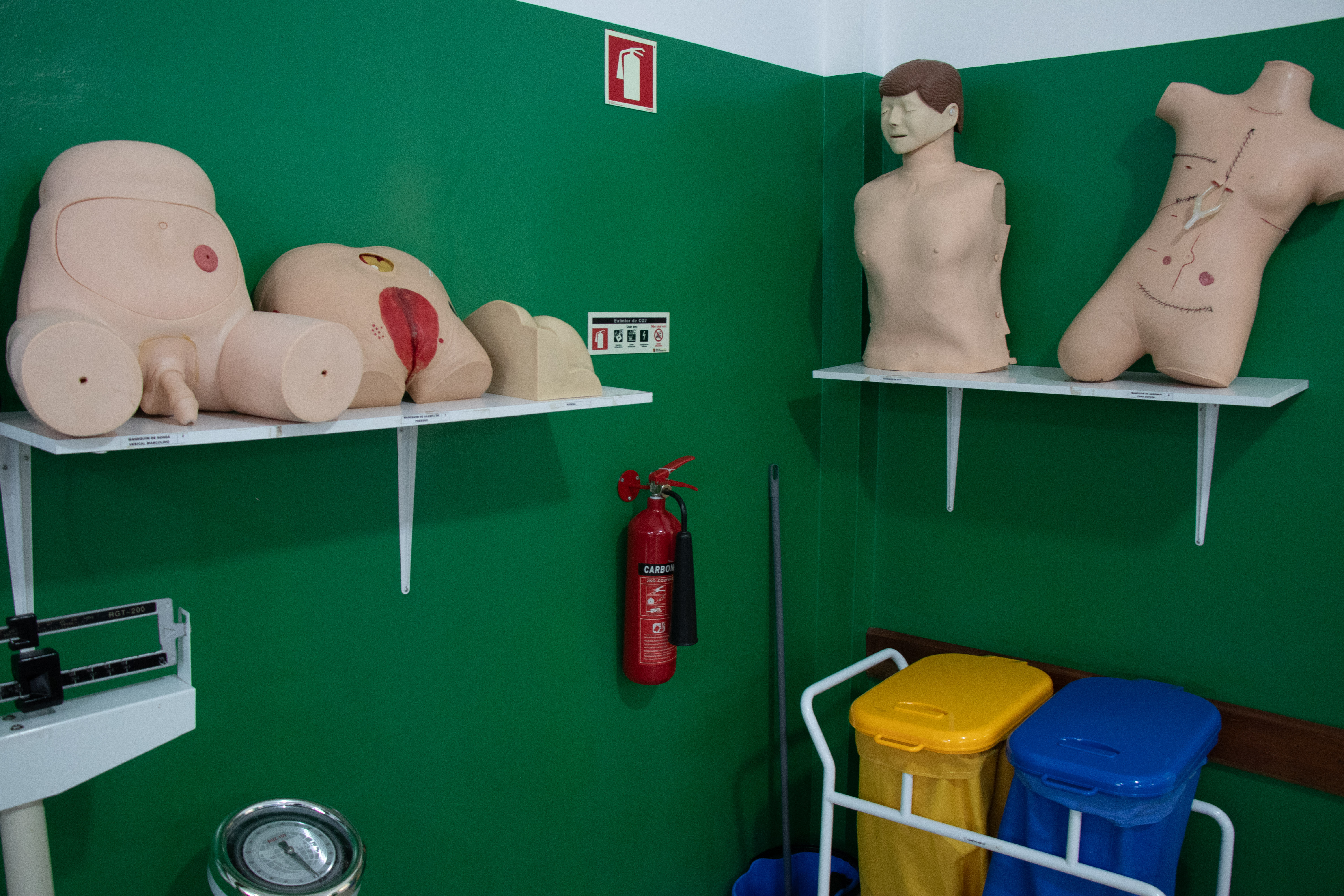 Excelência e Precisão na Formação em Enfermagem Médico-Cirúrgica
